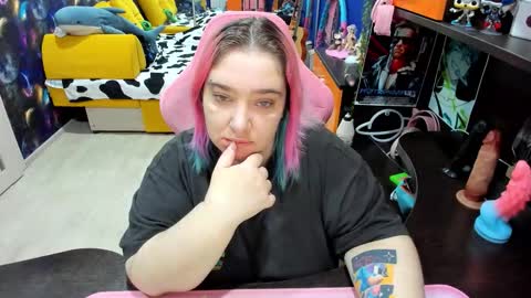 Snapshot of softie_sofy chatting on 25, 11, 2025 Sofie online show from 25, 11, 2025