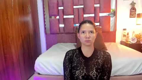 Snapshot of sofy_bonnet chatting on 26, 7, 2026 online show from 26, 7, 2026