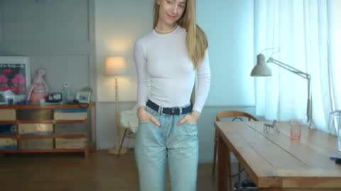 Bella online show from 24, 2, 2025