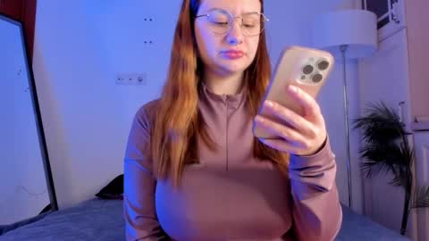 Snapshot of sonya_baby chatting on 19, 12, 2025 SONIA online show from 19, 12, 2025