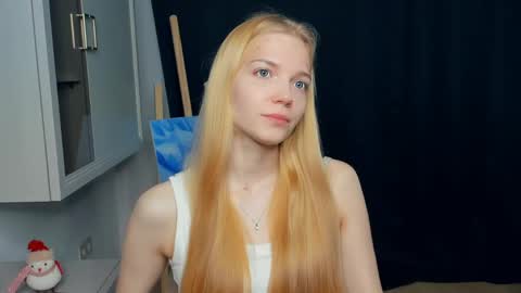 Snapshot of sonyalaviola chatting on 17, 4, 2026 Sofia online show from 17, 4, 2026
