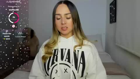 Snapshot of sophi_moreno chatting on 17, 7, 2026 Sofi online show from 17, 7, 2026