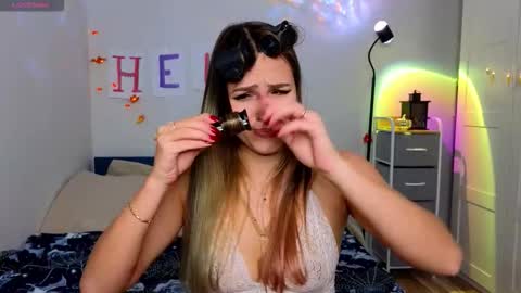 Snapshot of sophia_euphoria chatting on 11, 11, 2025 Sophia online show from 11, 11, 2025