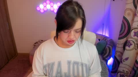 sophia_grants online show from 18, 4, 2026