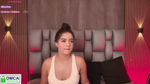 Snapshot of sophiaa_taylor_ chatting on 20, 6, 2026 online show from 20, 6, 2026
