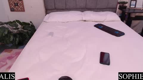 Snapshot of sophie_and_alis chatting on 14, 2, 2025 Sophie Alis online show from 14, 2, 2025