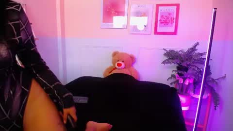 Sophie  online show from 12, 6, 2026