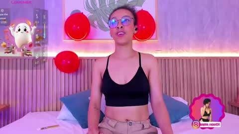 Snapshot of sophie_rojas chatting on 24, 10, 2025 sophie_rojas online show from 24, 10, 2025