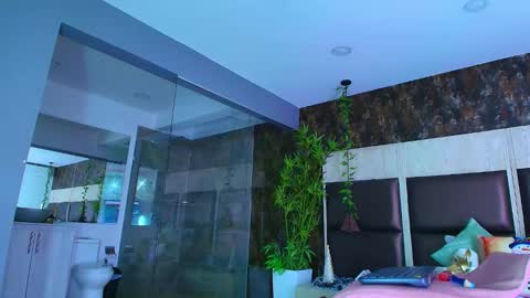 Sarah sophia  online show from 6, 12, 2024