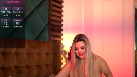 Snapshot of sophieboobsx chatting on 11, 2, 2025 Sophie online show from 11, 2, 2025