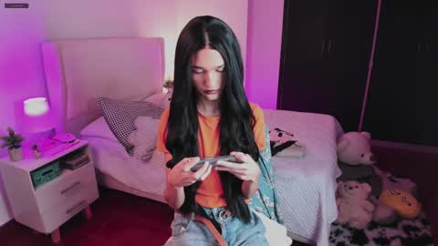 Snapshot of sophiecornett chatting on 10, 9, 2025    online show from 10, 9, 2025