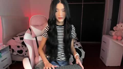    online show from 25, 5, 2026