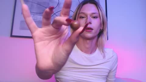 Snapshot of sophiediamond_x chatting on 18, 10, 2025 sophiediamond_x online show from 18, 10, 2025