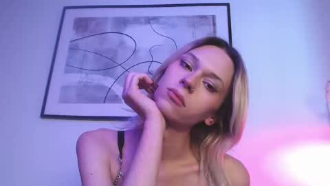 Snapshot of sophiediamond_x chatting on 19, 10, 2025 sophiediamond_x online show from 19, 10, 2025