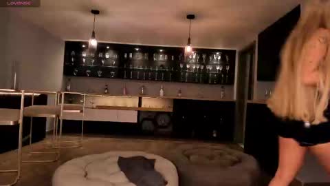 Sophie  Palmer online show from 15, 2, 2025