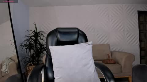 Sophie  Palmer online show from 24, 2, 2025