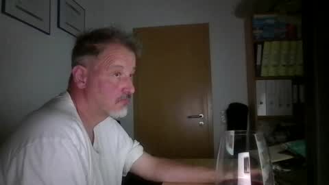 Snapshot of soundshark1974 chatting on 24, 7, 2026 Soundshark online show from 24, 7, 2026