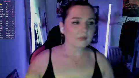 Snapshot of sour_cherry_ chatting on 20, 7, 2026 Jennie online show from 20, 7, 2026
