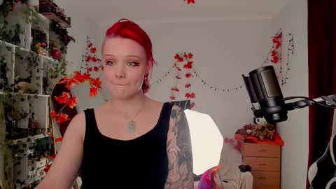 Snapshot of sova_energy chatting on 26, 10, 2025 Leah online show from 26, 10, 2025