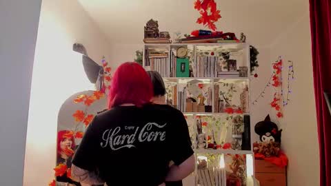 Snapshot of sova_energy chatting on 6, 11, 2025 Leah online show from 6, 11, 2025