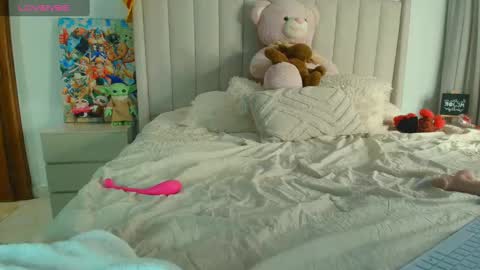 Adeline independent model online show from 28, 2, 2025