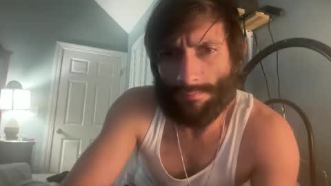 Snapshot of spacecase843 chatting on 6, 2, 2025 TrndSettrz online show from 6, 2, 2025