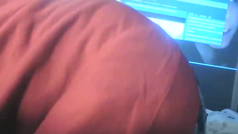 Snapshot of spacecase843 chatting on 4, 3, 2025 TrndSettrz online show from 4, 3, 2025