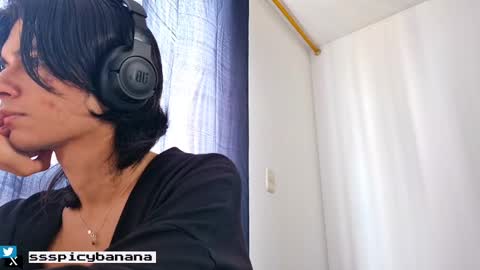 Snapshot of spaiseebuhnaanuh chatting on 8, 3, 2025 Roger online show from 8, 3, 2025