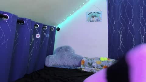 Snapshot of sparkling_water_hate_club chatting on 26, 11, 2025 Atticus Pendragon online show from 26, 11, 2025