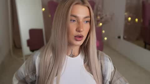 Snapshot of sparks__daisy chatting on 11, 3, 2025 DAISY online show from 11, 3, 2025