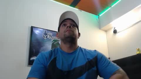 Snapshot of spartacus_cam chatting on 20, 9, 2025     online show from 20, 9, 2025