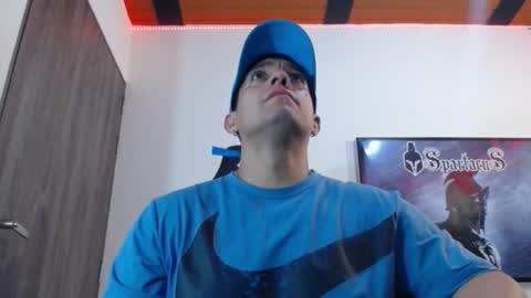 Snapshot of spartacus_cam chatting on 27, 10, 2025     online show from 27, 10, 2025