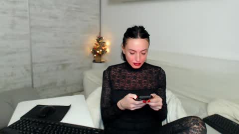 Snapshot of spicemint chatting on 14, 12, 2024 Carla online show from 14, 12, 2024