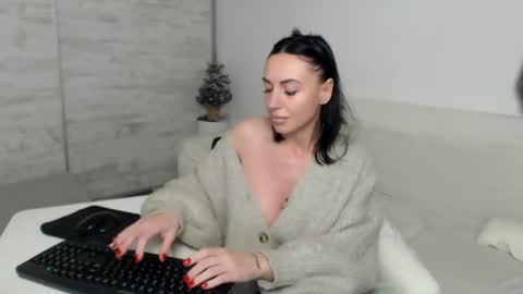 Snapshot of spicemint chatting on 16, 12, 2024 Carla online show from 16, 12, 2024