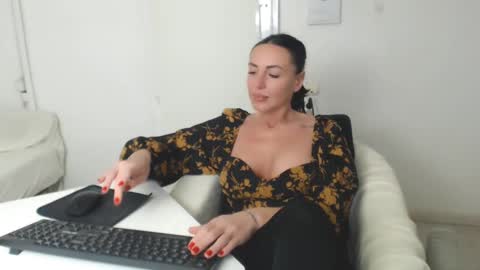 Snapshot of spicemint chatting on 11, 1, 2025 Carla online show from 11, 1, 2025