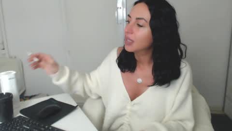 Snapshot of spicemint chatting on 4, 2, 2025 Carla online show from 4, 2, 2025