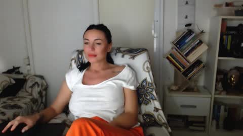 Snapshot of spicemint chatting on 19, 9, 2025 Carla online show from 19, 9, 2025