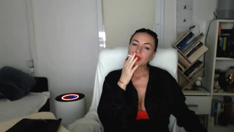 Snapshot of spicemint chatting on 12, 10, 2025 Carla online show from 12, 10, 2025