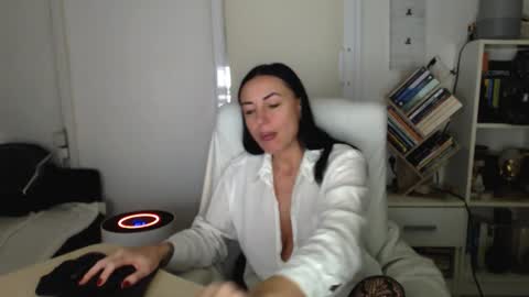 Snapshot of spicemint chatting on 19, 10, 2025 Carla online show from 19, 10, 2025