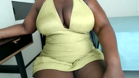 Snapshot of spicychocolatestrawberry chatting on 2, 3, 2026 SPICYCHOCSTRAW online show from 2, 3, 2026