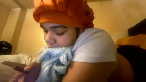 spicymami29 online show from 5, 10, 2025