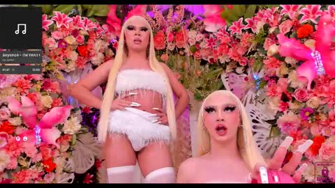 Snapshot of spicysluts chatting on 14, 9, 2025  Alison  Sharon  online show from 14, 9, 2025