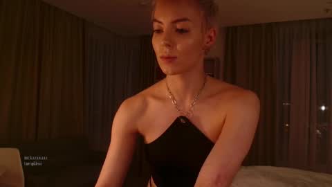 Elizabeth online show from 19, 9, 2025