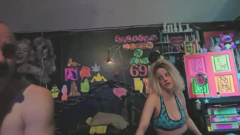 Snapshot of splashh_queen420 chatting on 4, 4, 2026 Daddy His Splash Queen online show from 4, 4, 2026