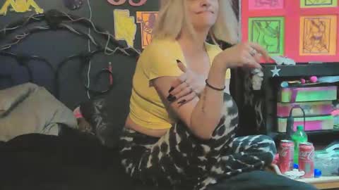 Snapshot of splashh_queen420 chatting on 4, 4, 2026 Daddy His Splash Queen online show from 4, 4, 2026