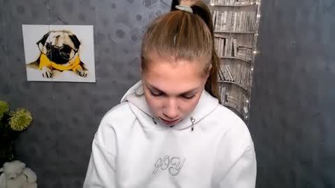 Snapshot of sport_tall_karina chatting on 5, 2, 2025 Karina online show from 5, 2, 2025