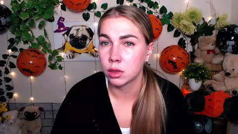 Snapshot of sport_tall_karina chatting on 27, 10, 2025 Karina online show from 27, 10, 2025