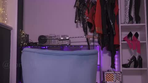 Snapshot of spr_abby chatting on 8, 3, 2025 Abby online show from 8, 3, 2025