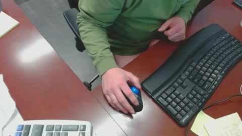 Snapshot of squirrelly82 chatting on 23, 1, 2025 make me cum c2c talk to me online show from 23, 1, 2025