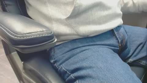 Snapshot of squirrelly82 chatting on 10, 10, 2025 make me cum c2c talk to me online show from 10, 10, 2025